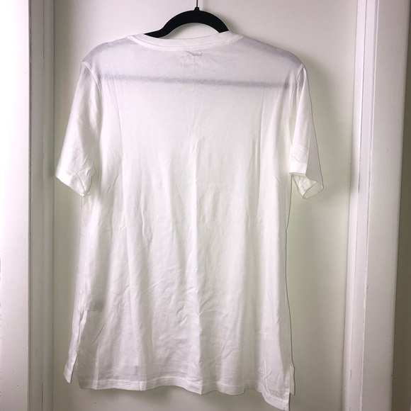 Eddie Bauer Women’s V-Neck T-Shirt White Size M NWOT - Picture 2 of 8